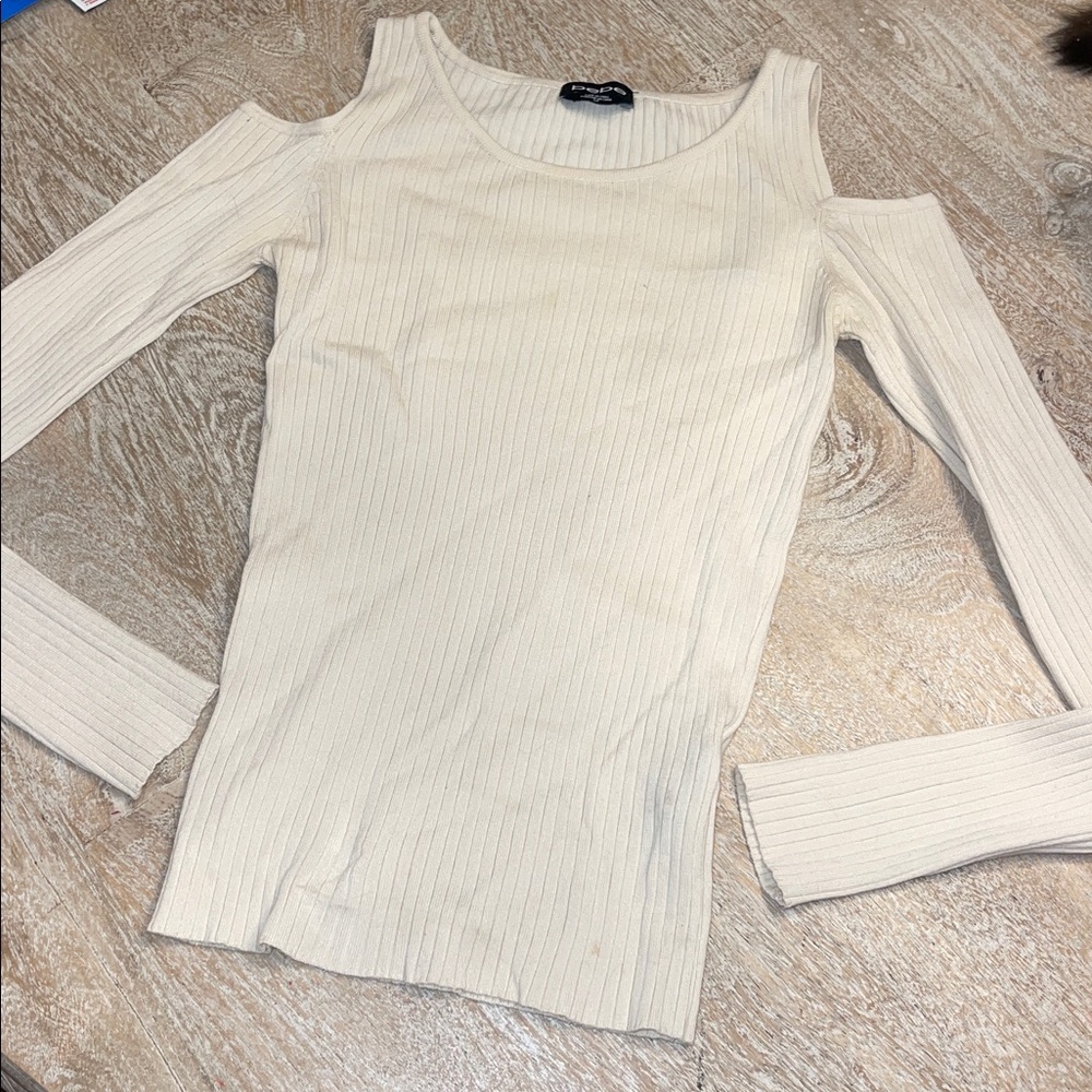 Bebe cold shoulder top Y2K